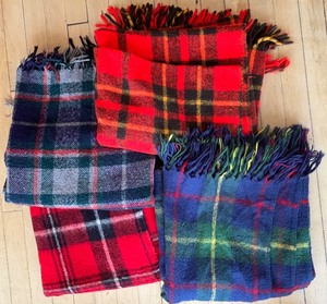 lot 396 image: Set of 4 Vintage Tartan Fringe Wool Throw Blankets