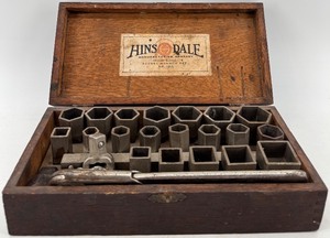 lot 417 image: Hinsdale Manufacturing Co. Socket Wrench Set No. 124 in Wooden Box