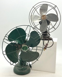 lot 429 image: Lot of 2 Vintage Desk Fans - Cool Spot and Le John Metal Blade