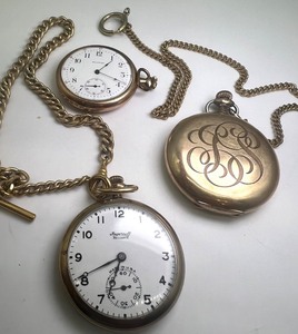 lot 435 image: Lot of 3 Antique Pocket Watches with Chains Including Ingersoll and Waltham