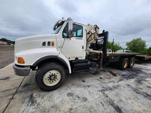 lot 1 image: 1996 Ford Louisville Crane Truck - National Articulating Crane N80