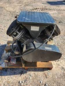 lot 14 image: Atlas Copco Hydraulic Air Compressor