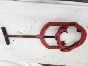 lot 17 image: REED Metal Pipe Cutter - 8