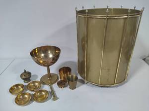 lot 35 image: Lot of Misc Brass Colored Decor