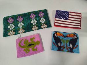 lot 48 image: Lot of Beaded Coin Purses