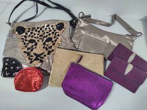 lot 44 image: Lot of Misc Sparkly PursesAccessories