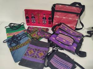 lot 41 image: Asst BeadedEmbroidered Cross Body PursesWallets