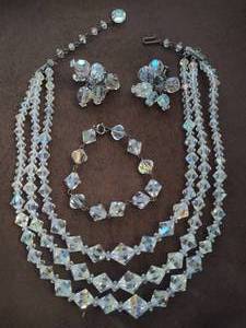lot 60 image: Aurora Borealis BeadedCrystal Jewelry Set