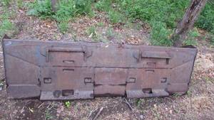 lot 5 image: Skidloader Bucket