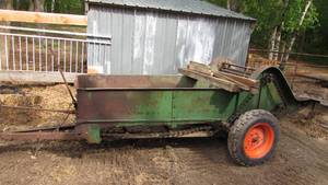 lot 11 image: Manure Spreader