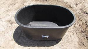 lot 18 image: Plastic Stock Tank