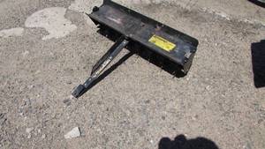 lot 32 image: 30 Pull Type Aerator