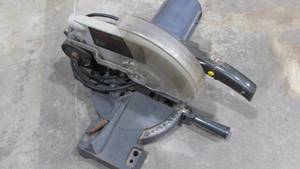 lot 36 image: Craftsman 10 Miter Saw