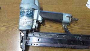 lot 50 image: Hitachi Pneumatic Finish Nailer