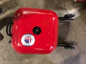 lot 49 image: Red Portable Grill     Customer Returns See Pictures