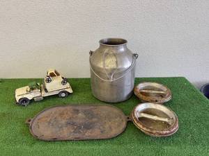 lot 55 image: Mixed Vintage Lot