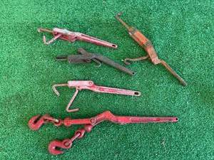 lot 80 image: Small Chain Binders