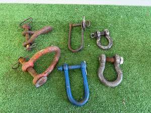 lot 82 image: ShacklesClevises