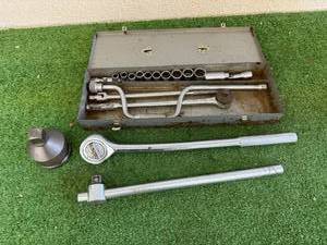 lot 87 image: Sockets & Rachets