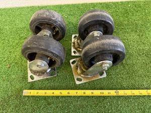 lot 94 image: 5 Swivel Casters