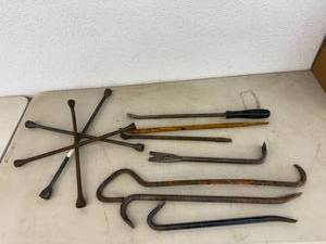 lot 96 image: Pry Bars & Tire Irons