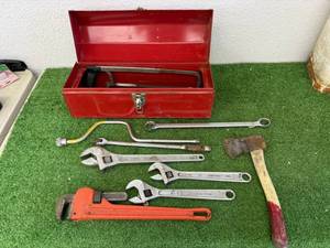lot 13 image: Tool Box & Contents