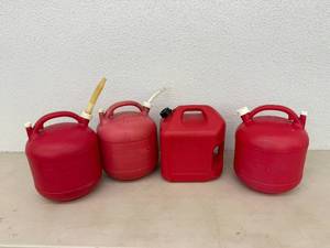 lot 18 image: 5 Gallon Gas Cans