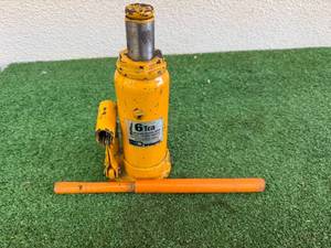 lot 106 image: 6 Ton Hydraulic Bottle Jack
