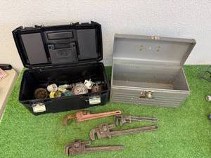 lot 115 image: Toolboxes, Hole Cutters & Pipe Wrenches