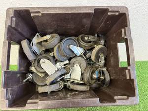 lot 130 image: Tote of Casters