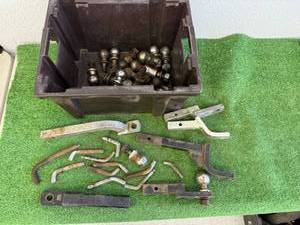 lot 152 image: Trailer Receivers & Receiver Balls
