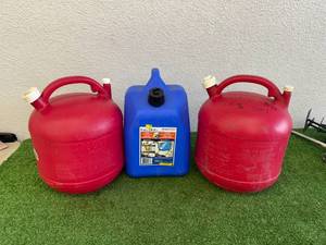 lot 154 image: 5 Gallon Plastic Fuel Cans
