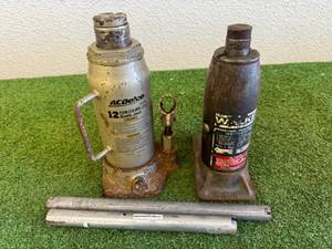 lot 156 image: 12 Ton & 3 Ton Bottle Jacks