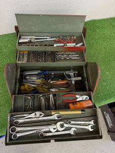 lot 27 image: Toolbox & Contents