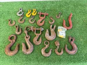 lot 30 image: Hooks