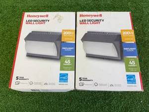 lot 39 image: New LED Security Wall Lights 200W