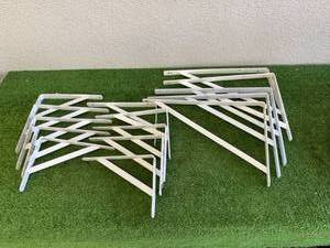 lot 42 image: Shelving Brackets