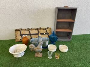 lot 214 image: Home Decor Items