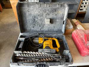 lot 62 image: DeWalt D25650 1 34 Rotary Hammer with Bits