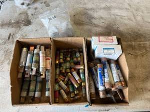 lot 98 image: Mixed Lot Fuses