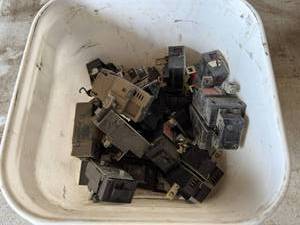 lot 99 image: Push Matic Breakers