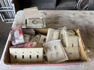 lot 117 image: Outlet Plates