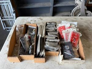 lot 122 image: Mixed Lot - Outlets, Outlet Cover