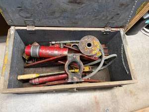 lot 130 image: Heavy Duty Hydraulic Pipe Bender