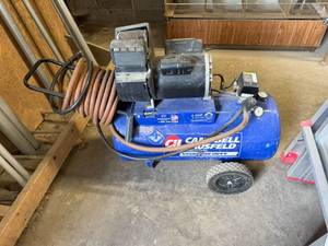 lot 143 image: 4.5 HP 13 Gallon Campbell Hausfeld Air Compressor