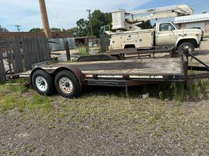 lot 2 image: 2000 ABU Flatbed Trailer 7 x 18