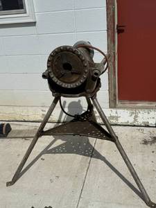 lot 18 image: Ridgid 300 Pipe Threader