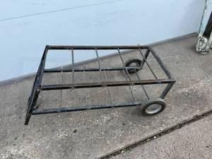 lot 28 image: Metal Wire Cart