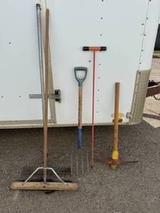 lot 32 image: Pick Axe, Fork & Long Handled Tools