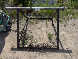lot 33 image: Wire Spool Rack